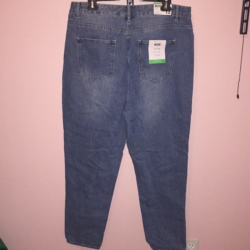 “Mom” Jeans - Picture 2 of 3